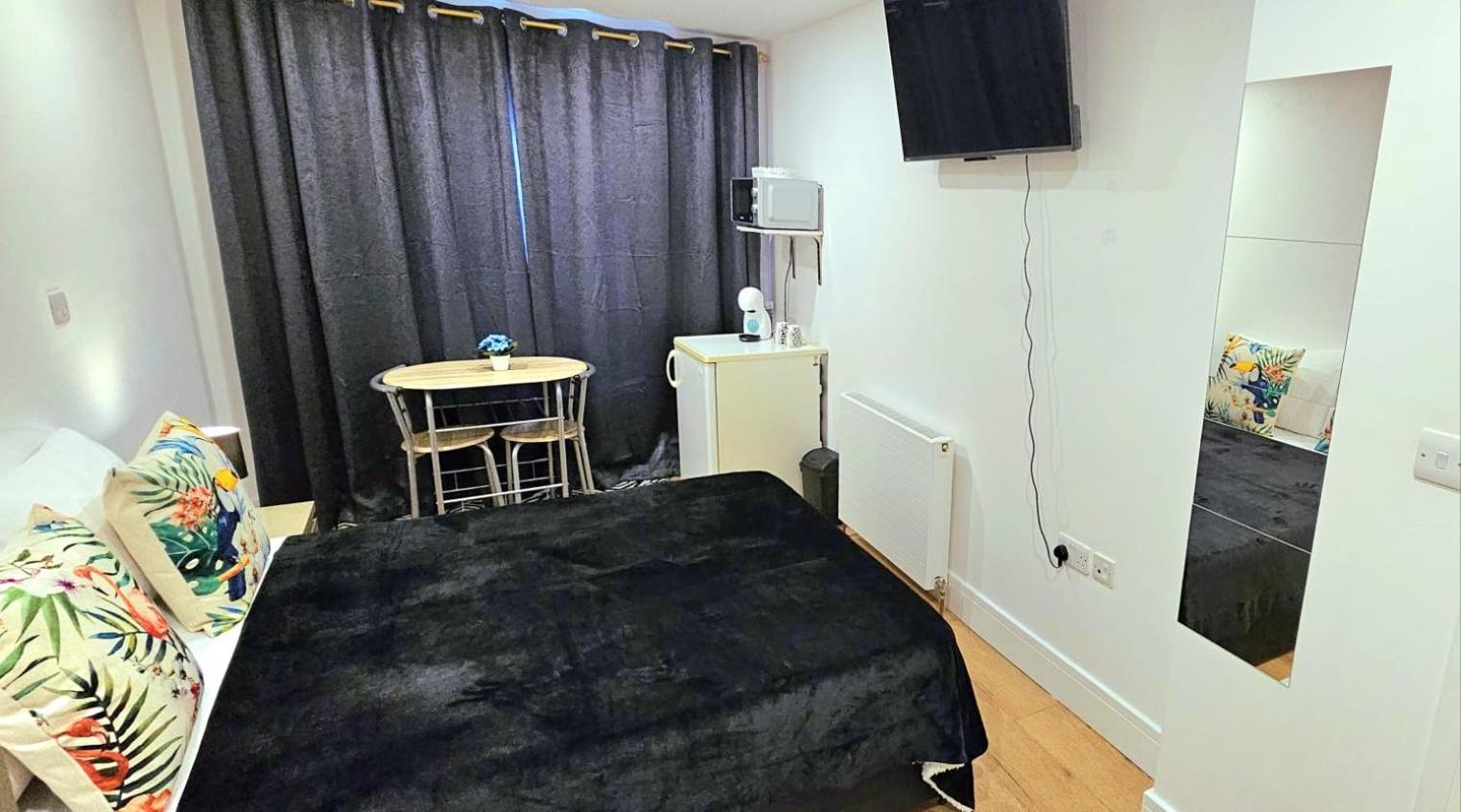 Penelope Ensuite Double Room London Ngoại thất bức ảnh