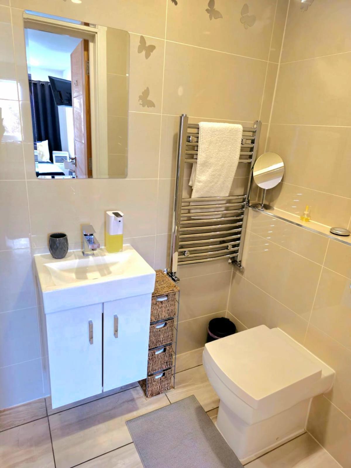 Penelope Ensuite Double Room London Ngoại thất bức ảnh